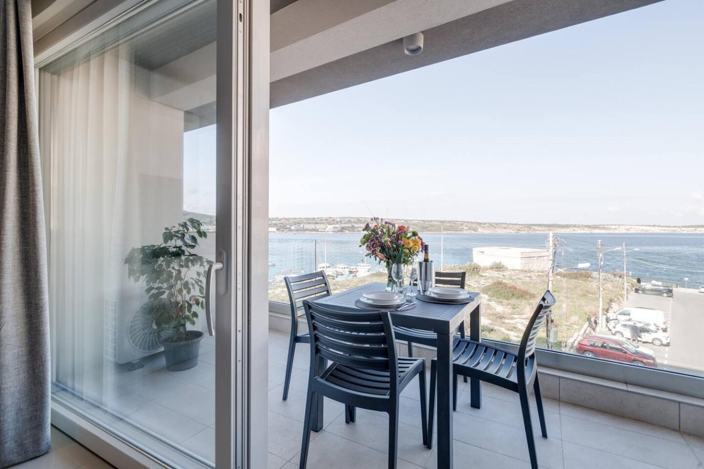9Ten11 Seafront By Homely Mellieħa Εξωτερικό φωτογραφία