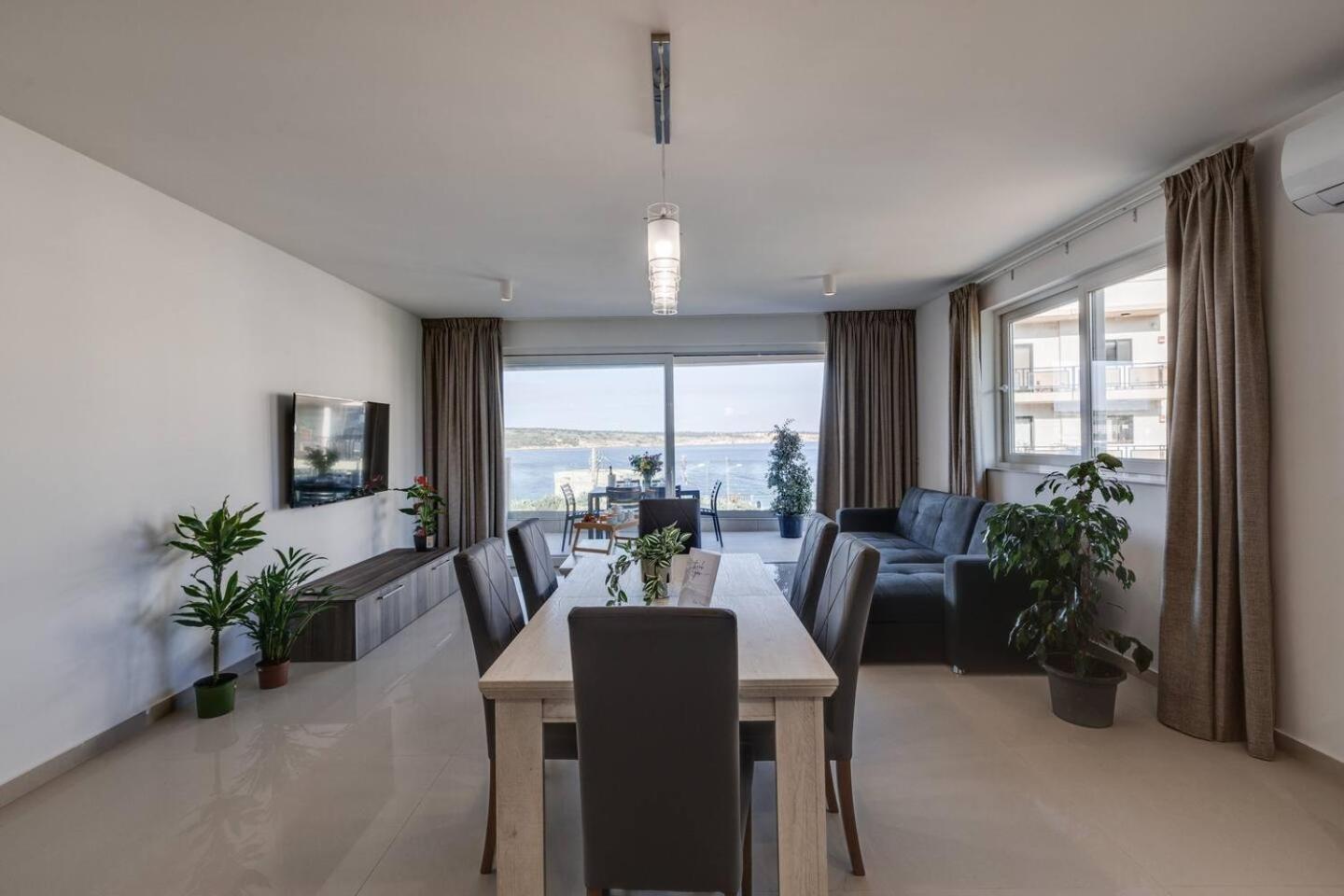 9Ten11 Seafront By Homely Mellieħa Εξωτερικό φωτογραφία