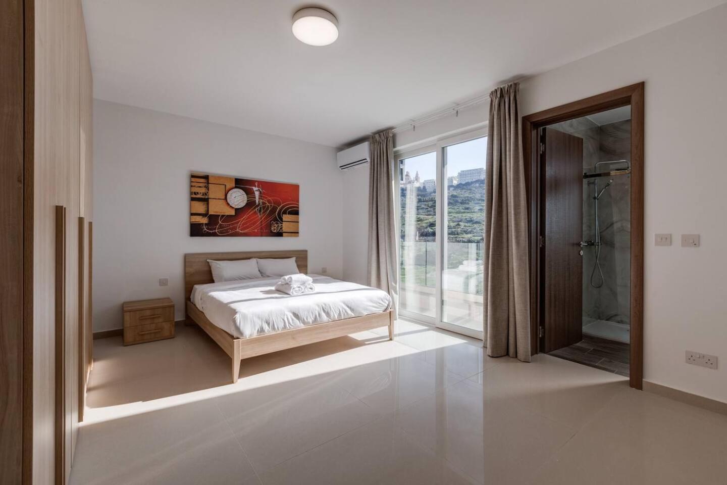 9Ten11 Seafront By Homely Mellieħa Εξωτερικό φωτογραφία