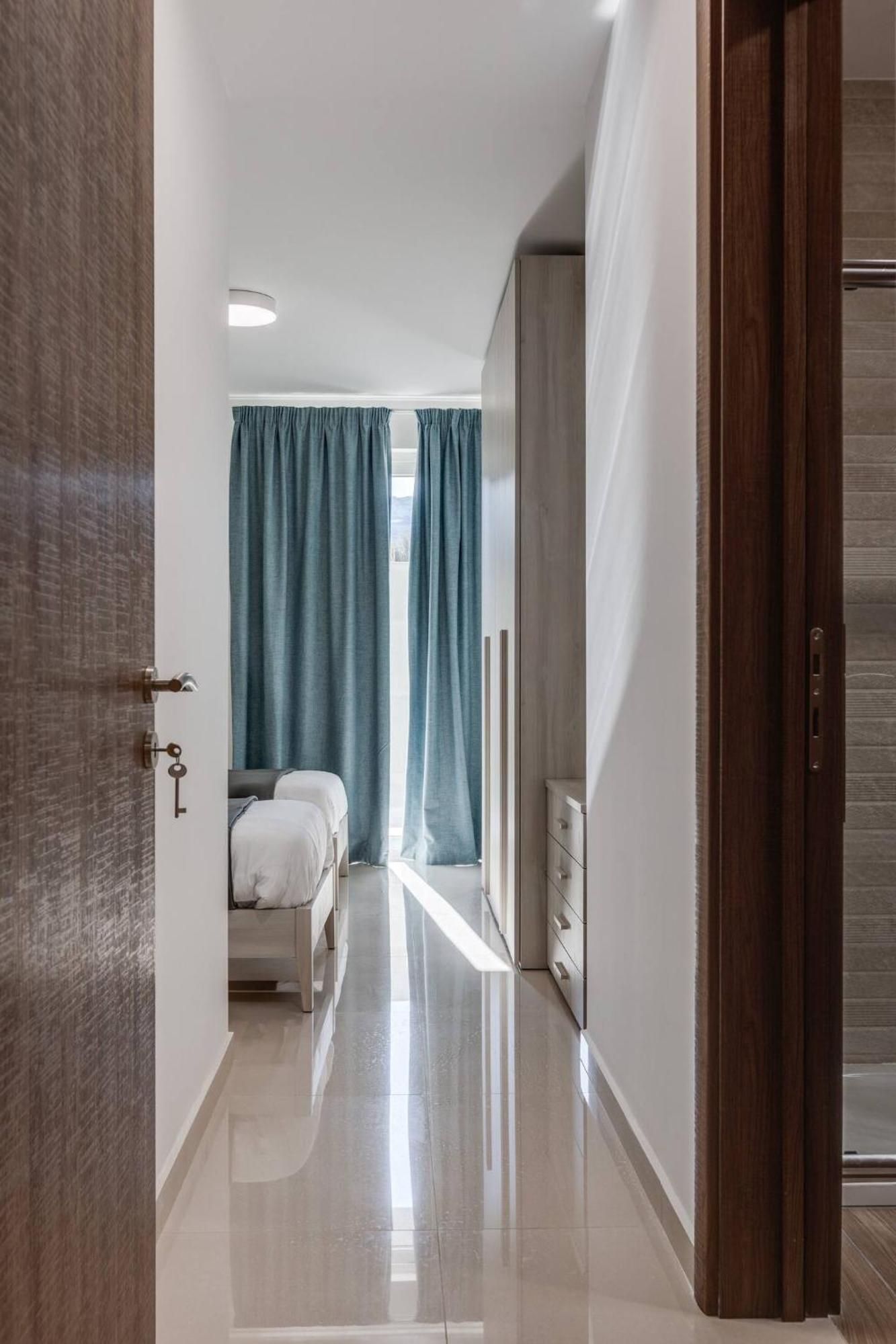 9Ten11 Seafront By Homely Mellieħa Εξωτερικό φωτογραφία