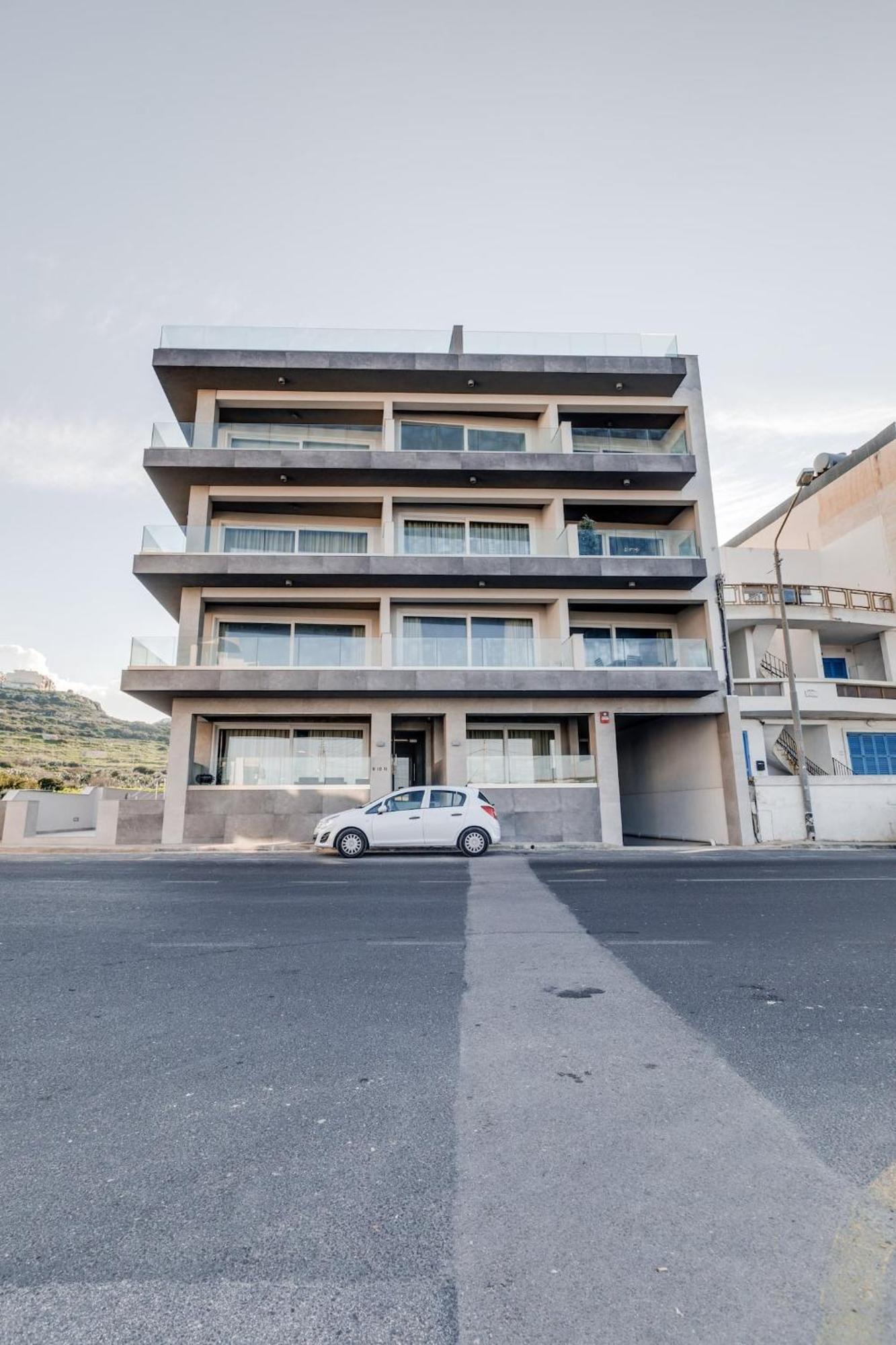 9Ten11 Seafront By Homely Mellieħa Εξωτερικό φωτογραφία